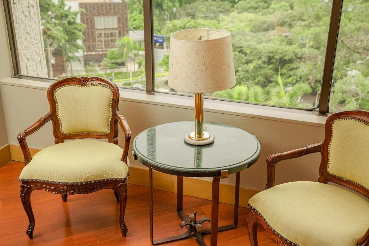 Hotel Poblado Plaza Medellin 5*,